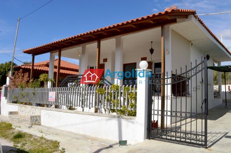 Μονοκατοικία 70τ.μ. για πώληση-Άγιοι θεόδωροι » Κέντρο