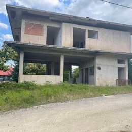 Επιχειρηματικό κτίριο 270τ.μ. για πώληση-Άγιος γεώργιος τυμφρήστου » Μερκάδα