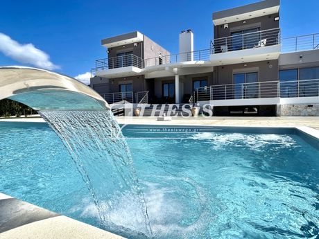 Villa 255sqm for sale-Chalkida » Kastro