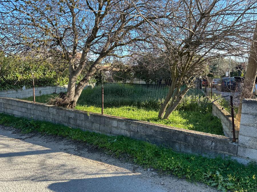 Οικόπεδο 200 τ.μ. πρός πώληση, Αθήνα - Ανατολικά Προάστια, Αρτέμιδα (λούτσα)