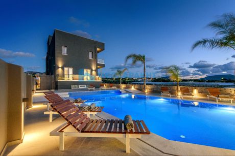 Hotel 665sqm for sale-Chersonisos » Anissaras