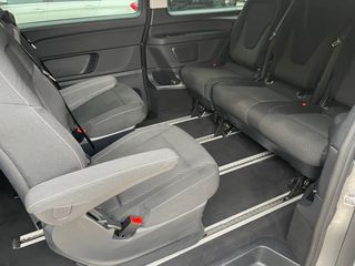 Mercedes-Benz V 220 2016-thumb-9