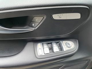 Mercedes-Benz V 220 2016-thumb-15