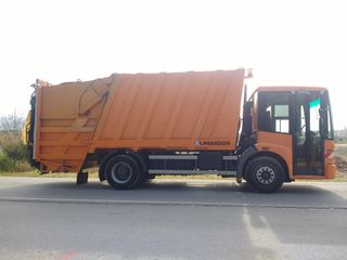 Mercedes-Benz 2004-thumb-1