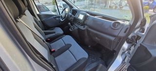 Opel Vivaro 2016-thumb-10
