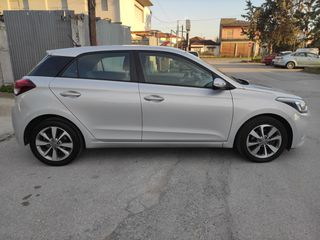 Hyundai i 20 2014-thumb-10
