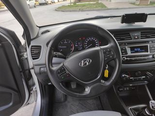 Hyundai i 20 2014-thumb-16