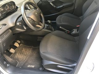 Peugeot 208 2019-thumb-6
