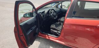 Toyota Yaris 2015-thumb-5