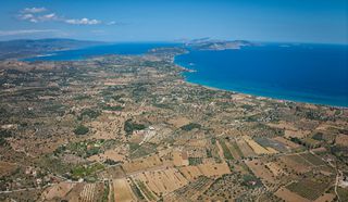 Αγροτεμάχια 340.000 τ.μ. προς πώληση, Πετροθάλασσα-thumb-10
