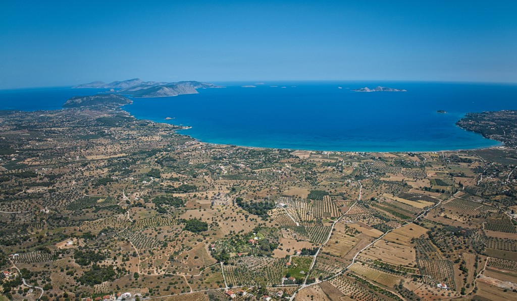 Αγροτεμάχια 340.000 τ.μ. προς πώληση, Πετροθάλασσα