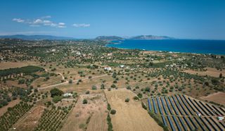 Αγροτεμάχια 340.000 τ.μ. προς πώληση, Πετροθάλασσα-thumb-6