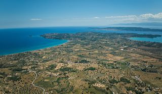 Αγροτεμάχια 340.000 τ.μ. προς πώληση, Πετροθάλασσα-thumb-9