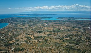 Αγροτεμάχια 340.000 τ.μ. προς πώληση, Πετροθάλασσα-thumb-5
