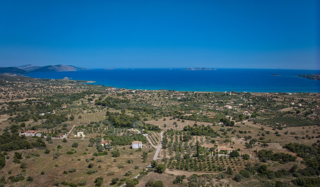 Αγροτεμάχια 340.000 τ.μ. προς πώληση, Πετροθάλασσα