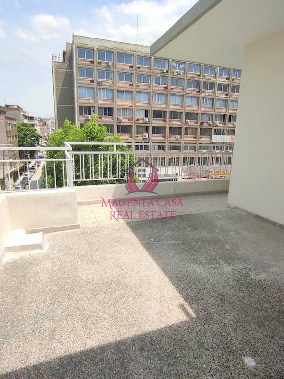 Επιχειρηματικό κτίριο 660 τ.μ. προς ενοικίαση, Βαρδάρης