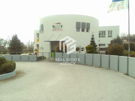 Business bulding 1.461 sqm for sale