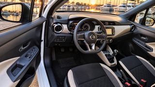 Nissan Micra 2019-thumb-8
