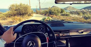 Mercedes-Benz 200 1969-thumb-2