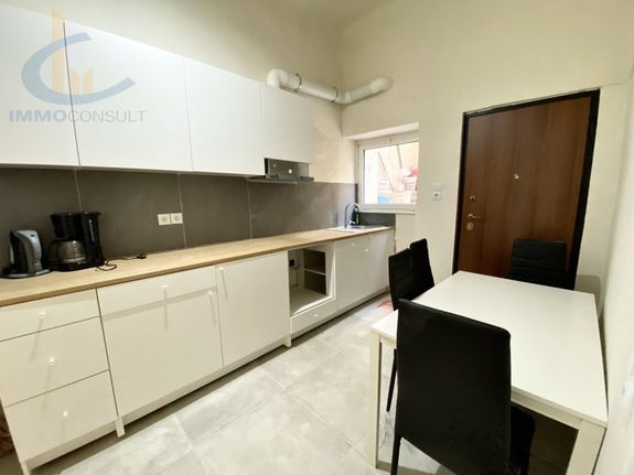 Building 220 sqm for sale, Athens - Center, Attiki