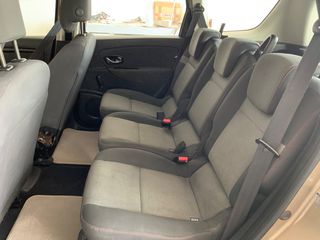 Renault Grand Scenic 2015-thumb-5