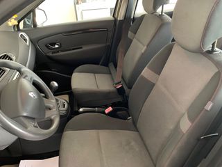 Renault Grand Scenic 2015-thumb-6
