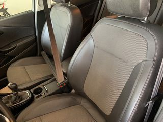 Opel Astra 2016-thumb-10
