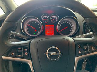 Opel Astra 2016-thumb-12