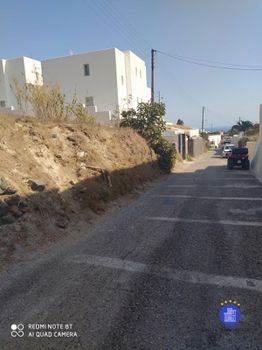 Land plot 818sqm for sale-Santorini