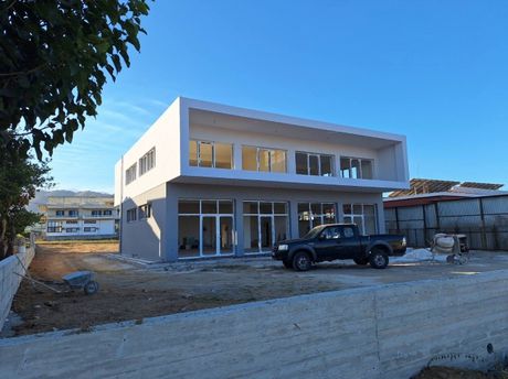 Επιχειρηματικό κτίριο 437 τ.μ. για ενοικίαση