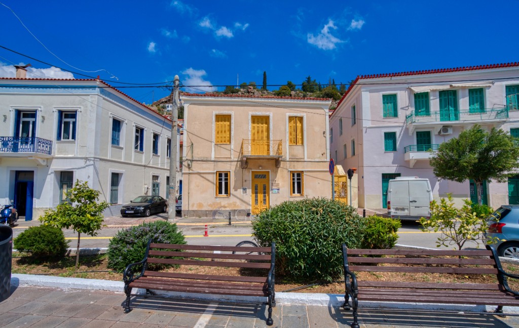 Μονοκατοικία 255 τ.μ. προς πώληση, Κέντρο Πόρου