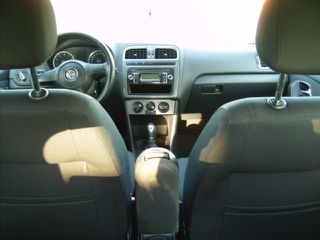 Volkswagen Polo 2011-thumb-14