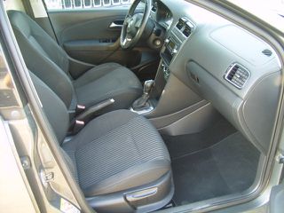 Volkswagen Polo 2011-thumb-18