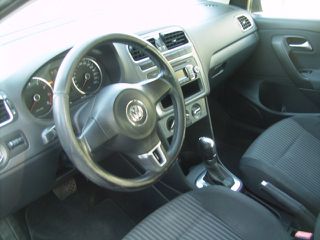 Volkswagen Polo 2011-thumb-19