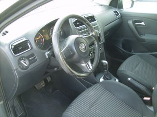 Volkswagen Polo 2011-thumb-21