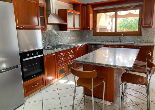 Detached home 265 sqm for rent, Nicosia