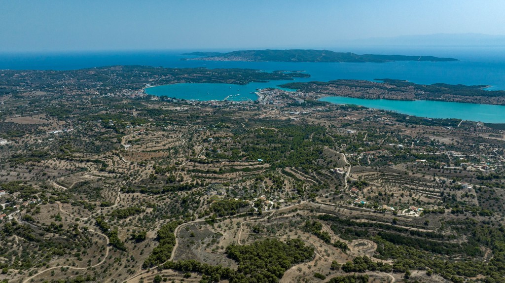 Αγροτεμάχια 69.900 τ.μ. προς πώληση, Πορτοχέλι