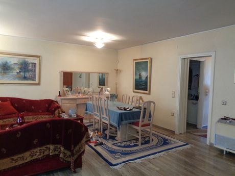 Συγκρότημα διαμερισμάτων 895 τ.μ. για πώληση