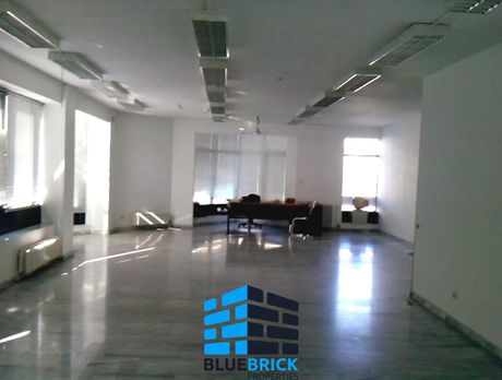 Business bulding 1.100 sqm for rent