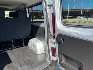 Renault Trafic 2019-thumb-12