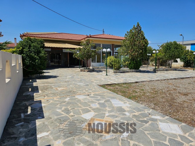 Επιχειρηματικό κτίριο 1.100 τ.μ. πρός πώληση, Εύβοια, Ληλάντιο