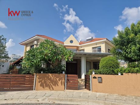 Detached home 495sqm for rent-