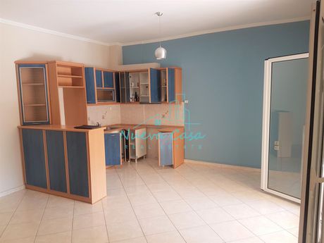 Συγκρότημα διαμερισμάτων 610 τ.μ. για πώληση