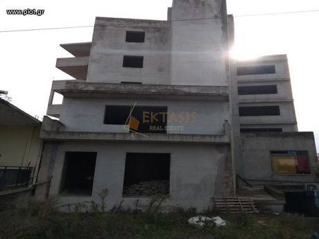 Building 562 sqm for sale