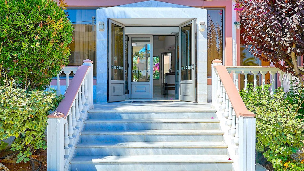Ξενοδοχείο 3.337 τ.μ. πρός πώληση, Ν. Ρεθύμνου, Ρέθυμνο