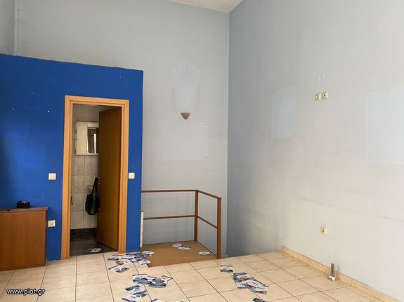 Store 32 sqm for rent, Evrytania, Karpenisi