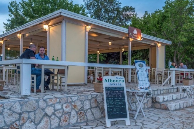 Hotel 720 sqm for sale, Kefallinia Prefecture, Kefalonia