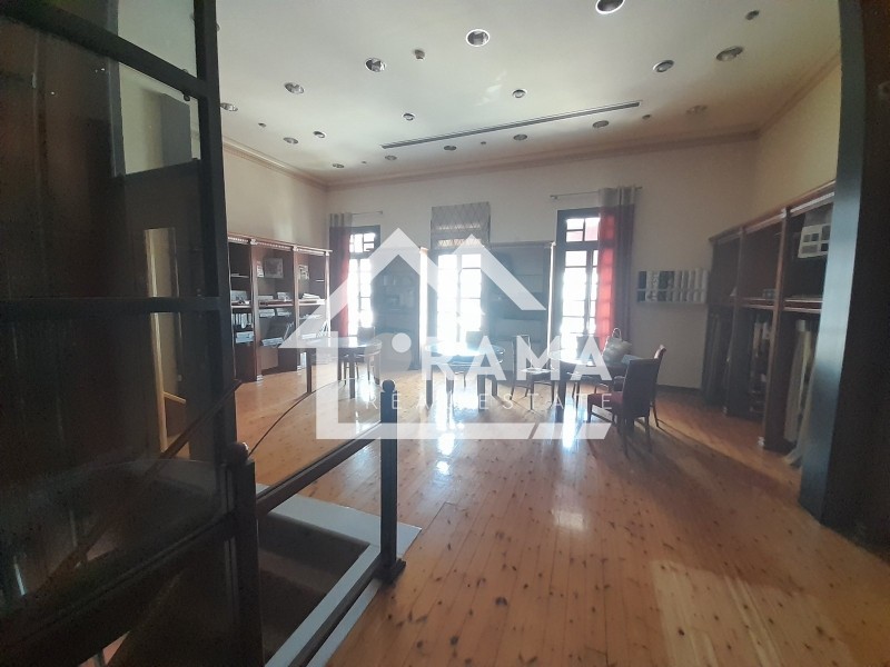 Επιχειρηματικό κτίριο 890 τ.μ. προς ενοικίαση, Κέντρο Πάτρας