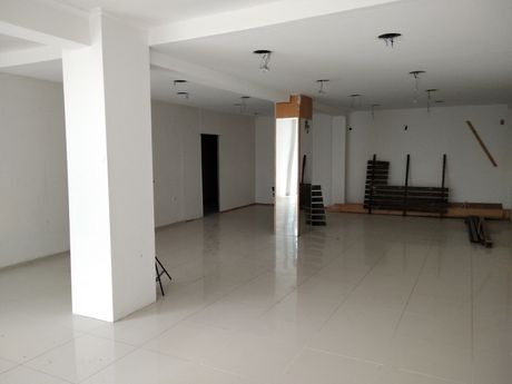 Store 127 sqm for rent