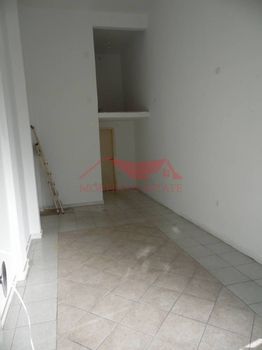 Store 27sqm for rent-Papafi